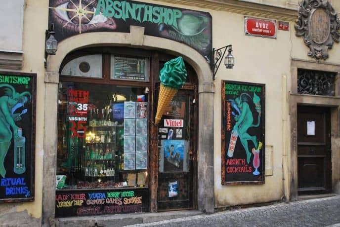 деякі   бари в Празі   користуються підвищеною увагою туристів